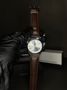 TOMI BROWN LEATHER STRAP WATCH