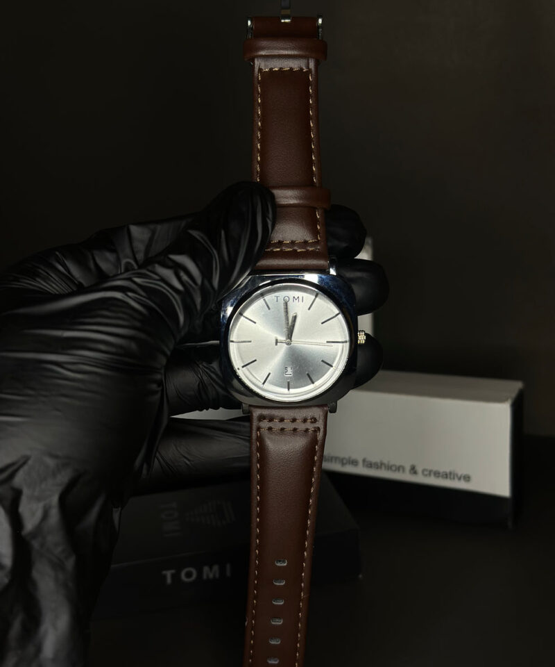 TOMI BROWN LEATHER STRAP WATCH