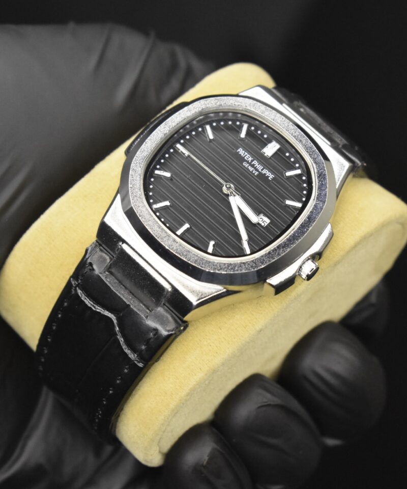 BLACK LEATHER STRAP MASTER LOCK PP WATCH